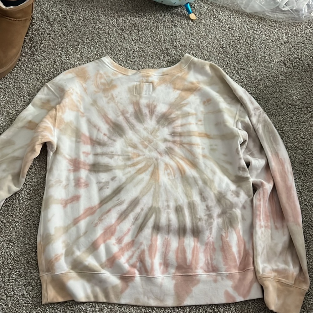 Crew neck! - Picture 2 of 2